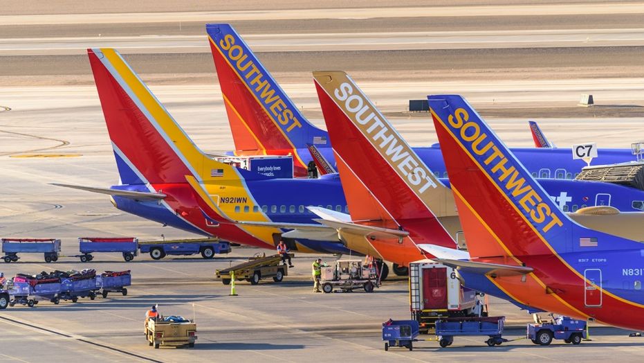 Former Southwest worker claims Hobby Airport had ‘whites-only break room - 0