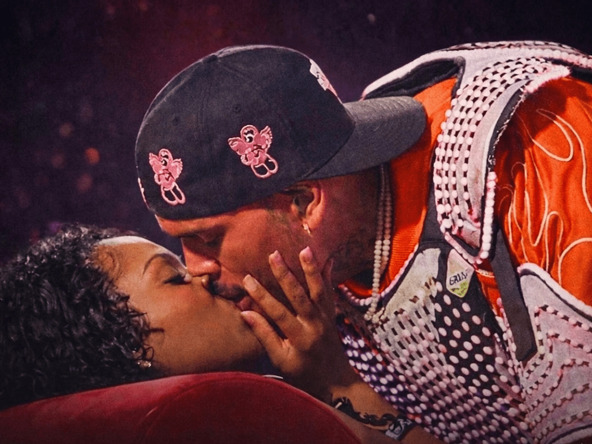 Chris Brown’s stage kiss: Performance, or crossed the line?