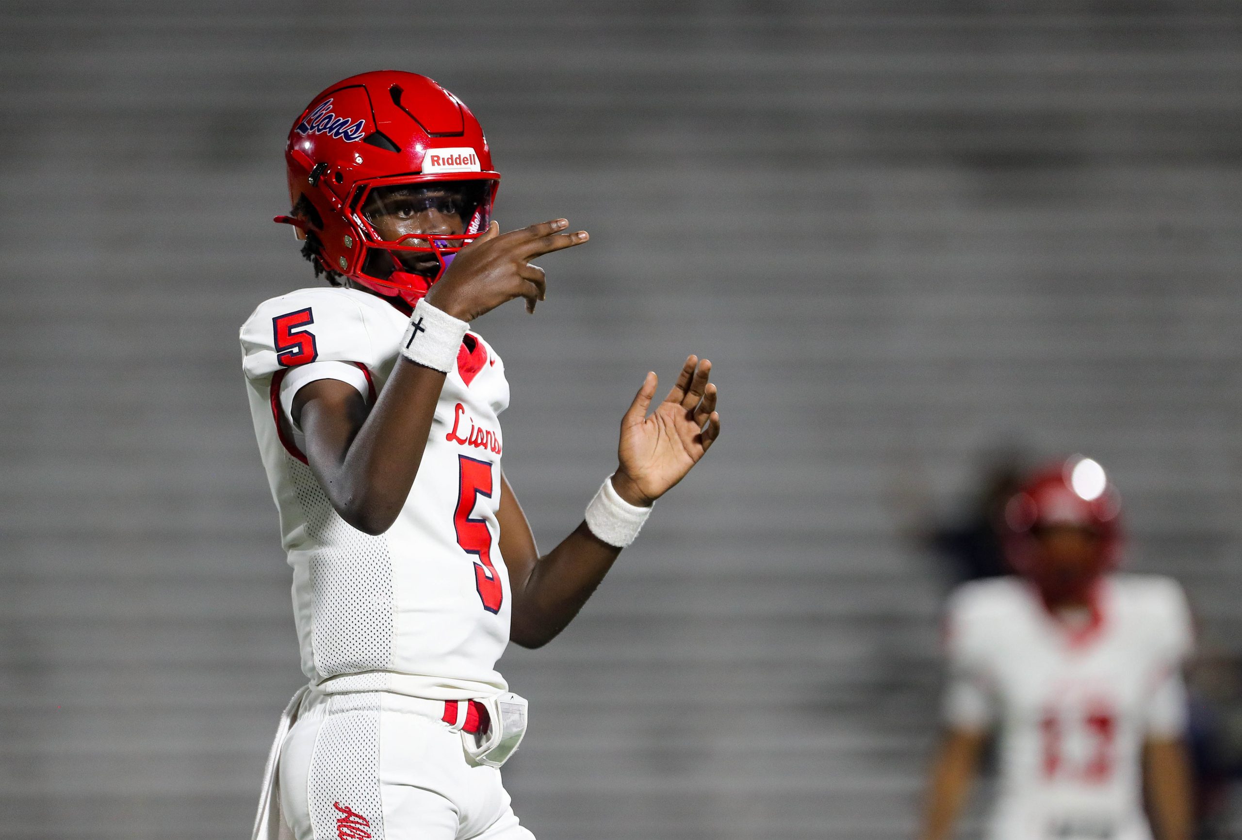 Alief Taylor High School Nick Kongolo keeps pushing, despite no offers